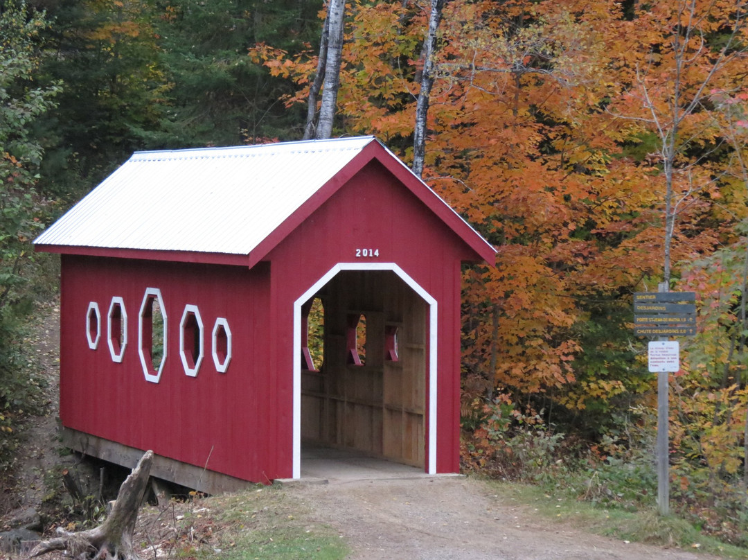 Parc Regional des Chutes-Sainte-Beatrix必去景点