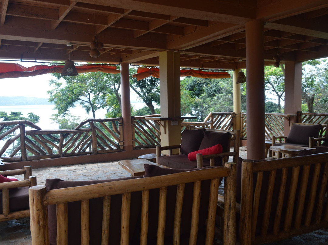 Lakeside Escape - Uganda