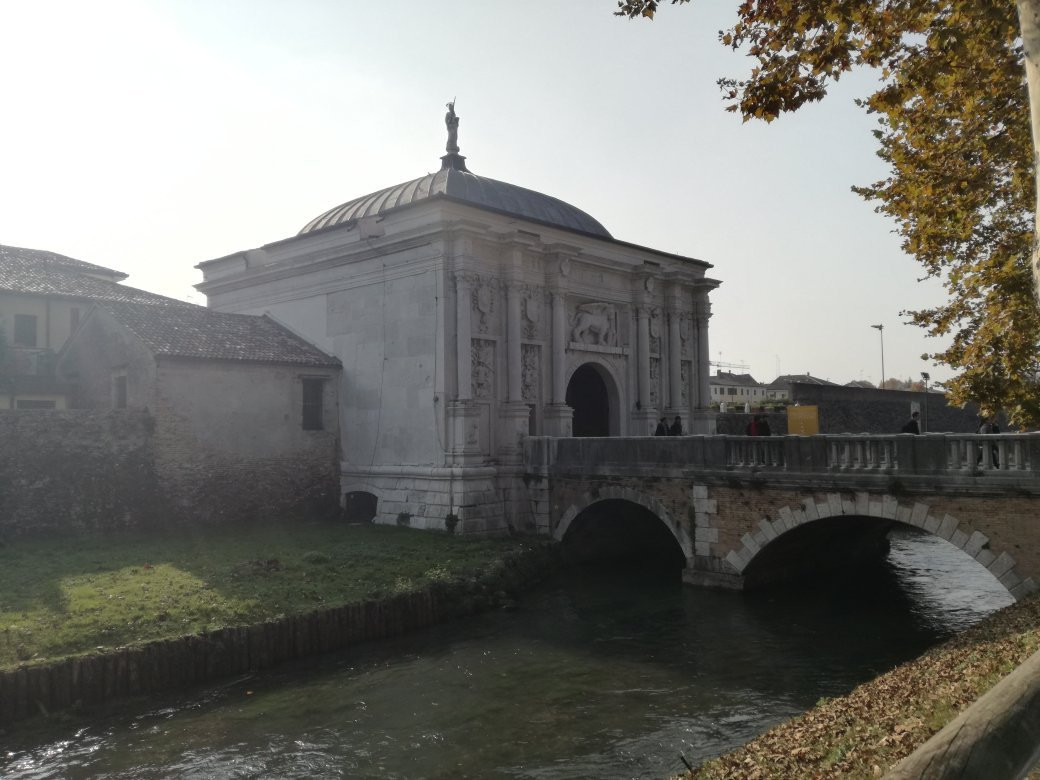 Porta San Tomaso-特雷维索必去景点