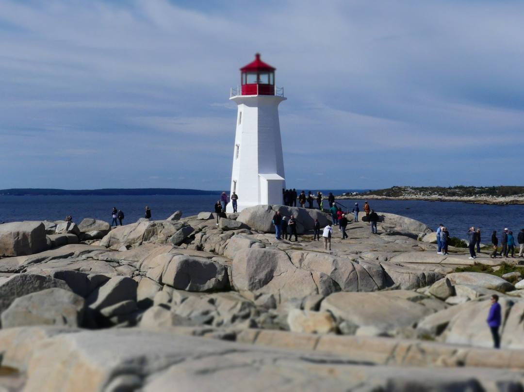 Your Cab  Van Tours & Charters-哈利法克斯必去景点