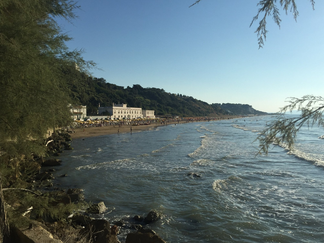 Spiaggia di Ponente-罗迪加尔加尼科必去景点