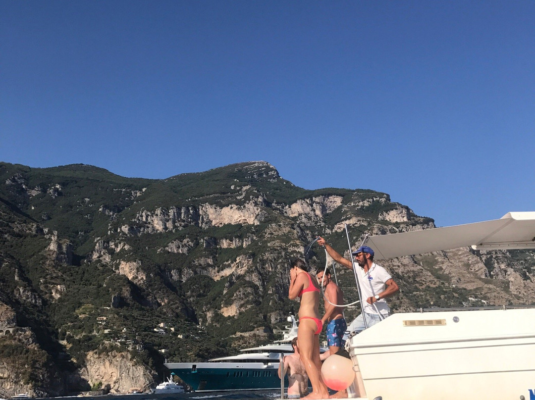 La Bou Charter-普莱亚诺必去景点