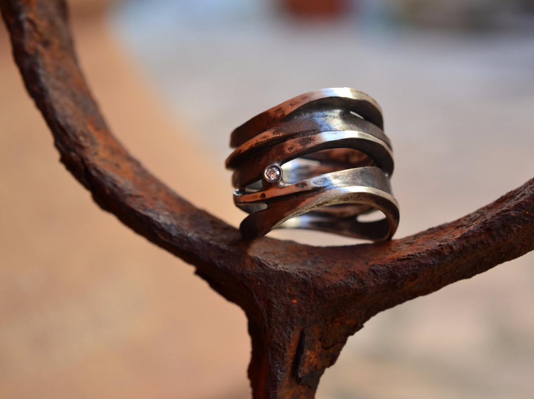 George Apergis Handmade Jewellery-Lakka必去景点