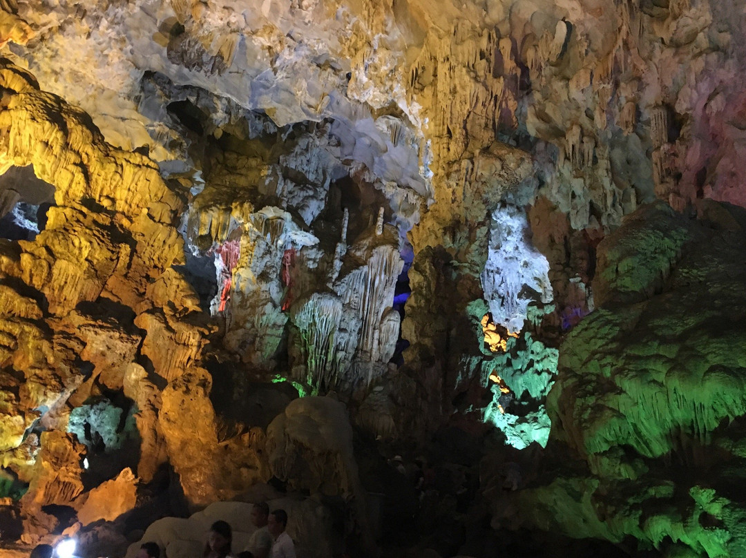 Pelican Cave (Hang Bo Nau)-海防必去景点