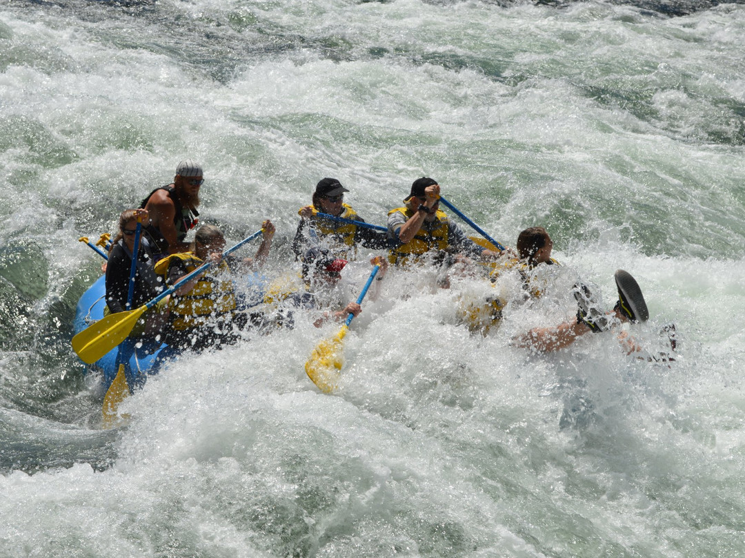 Wiley E Waters Whitewater Rafting景点图片