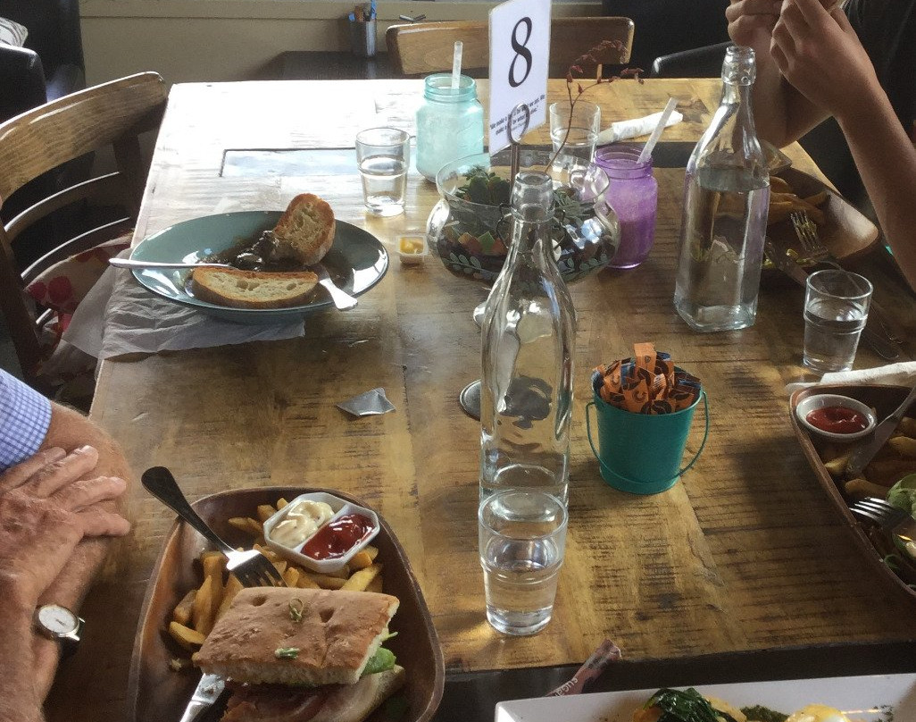 Pinehill餐馆和美食-Euro Deli