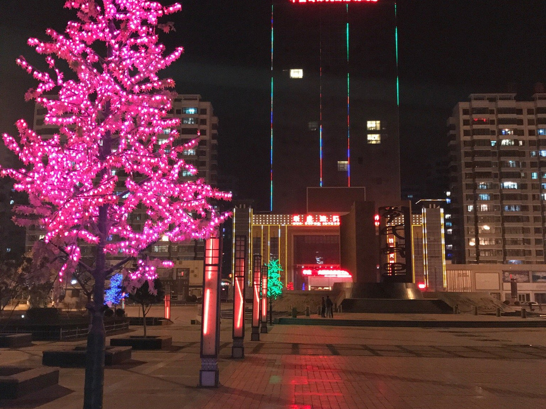 华盛国际大酒店主图