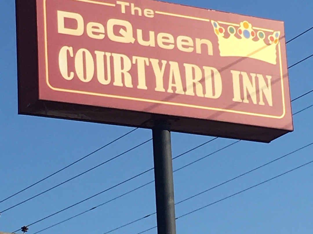 Dequeen Courtyard Inn主图