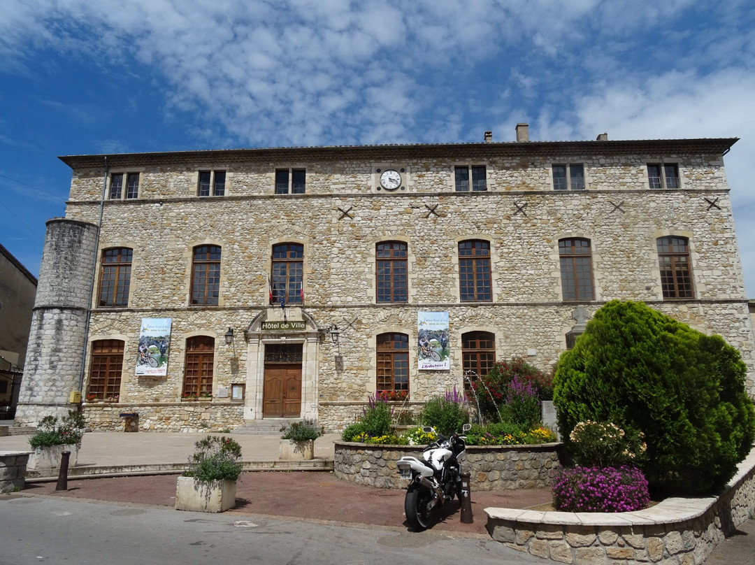 瓦隆蓬达尔克旅游景点-Hotel de ville de Vallon Pont d'Arc