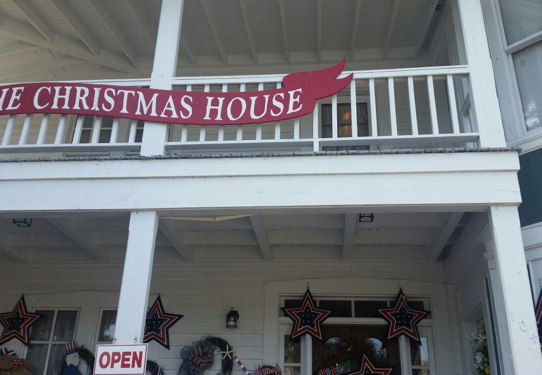 The Christmas House景点图片