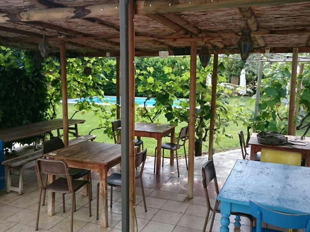 Calmasino酒店住宿-拉堤娜莎拉酒店