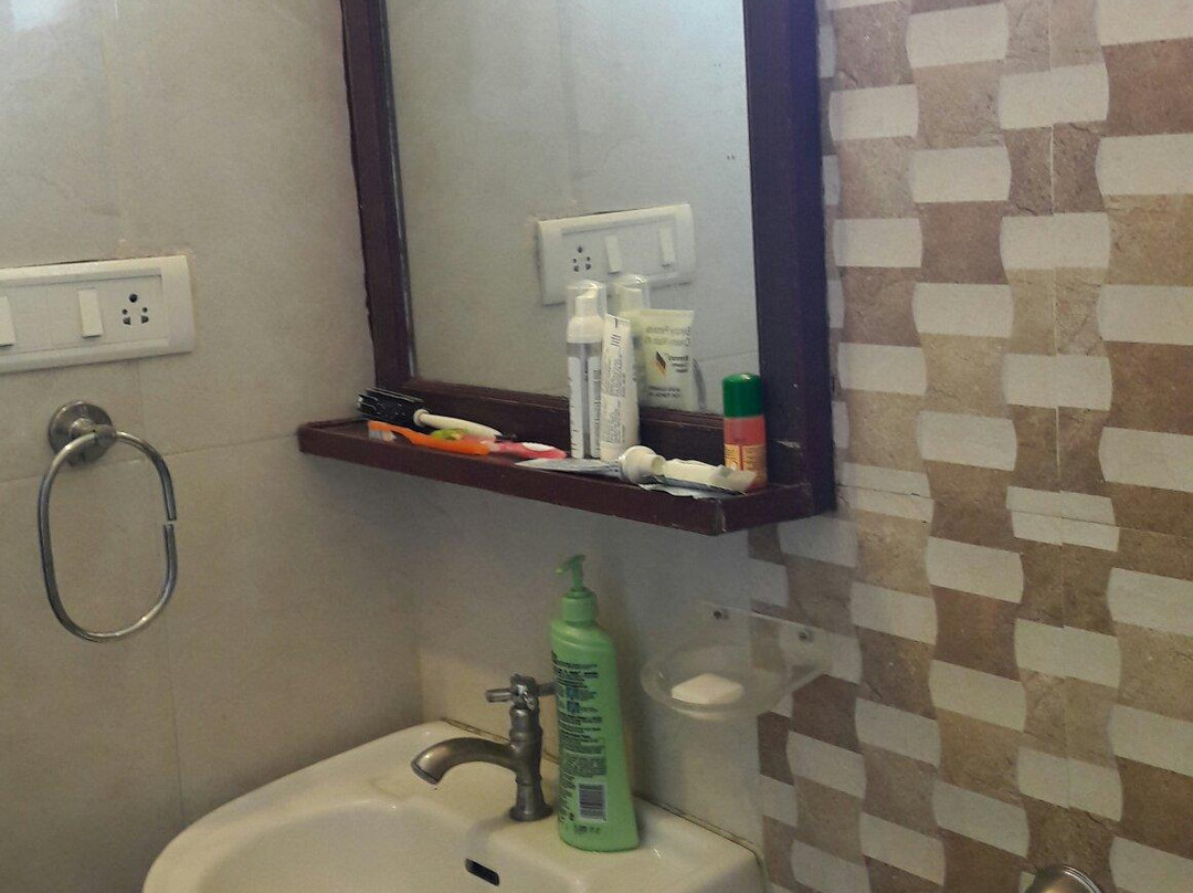 OYO 16585 Venkat Presidency主图