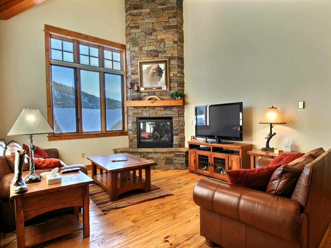 Alpenglow Condominiums