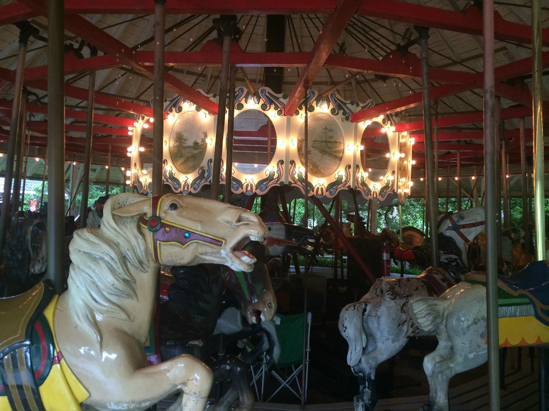 West Endicott Park Carousel-Endicott必去景点