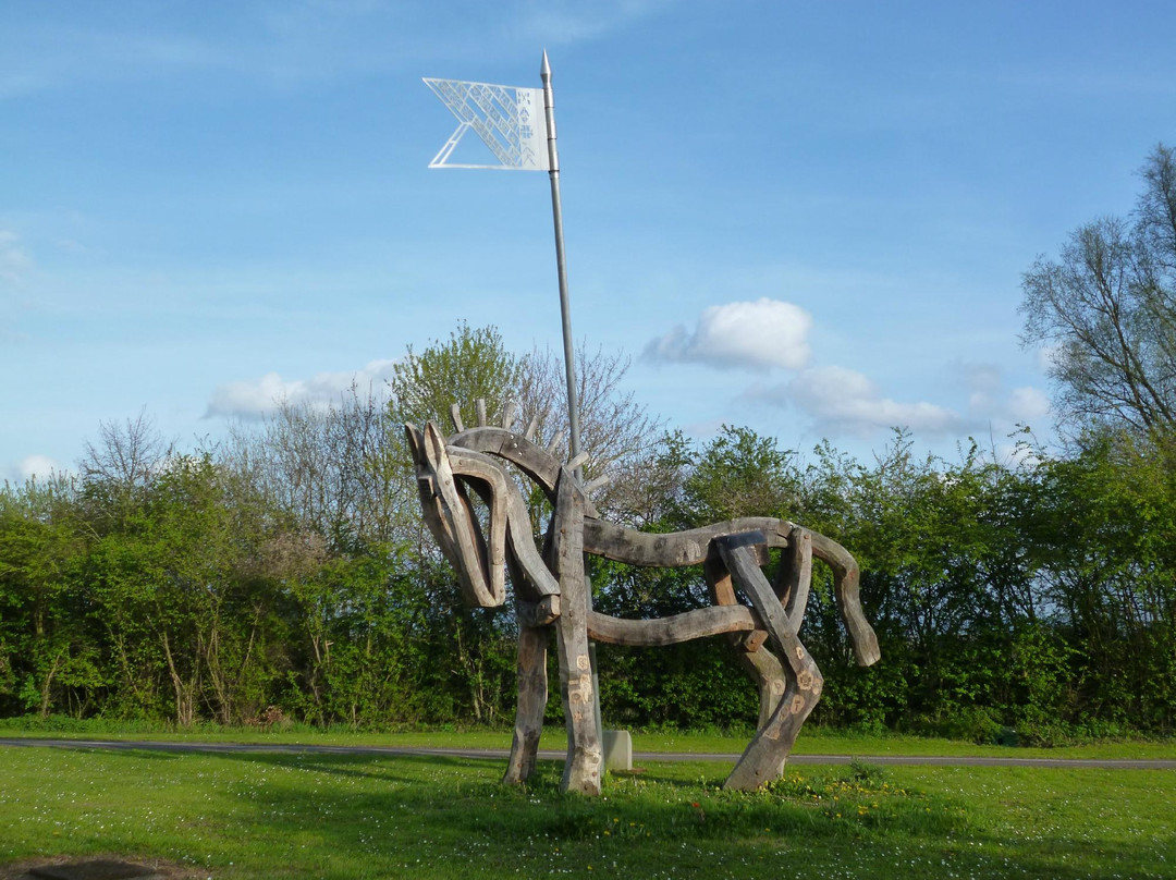 Tewkesbury Battlefield Commemorative Sculptures景点图片
