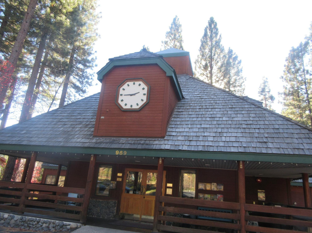 Incline Village Crystal Bay Visitors Bureau-因克莱恩村必去景点