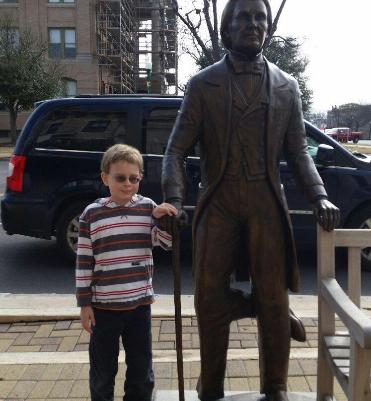 Statue of Three-Legged Willie-Georgetown必去景点