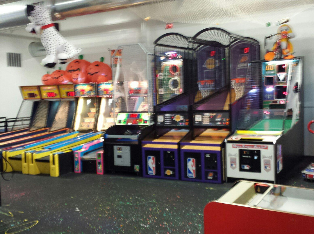 Coral Cove Family Fun Center-South Beloit必去景点