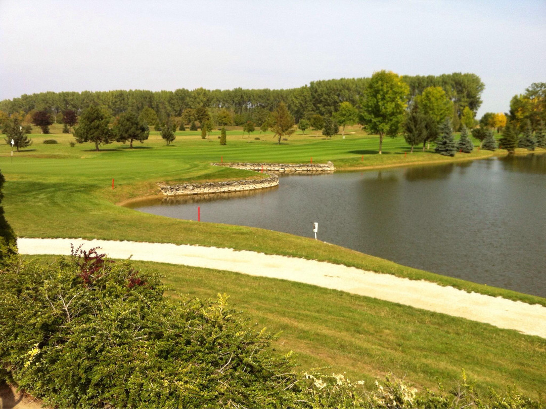 Birdland Golf and Country Club景点图片