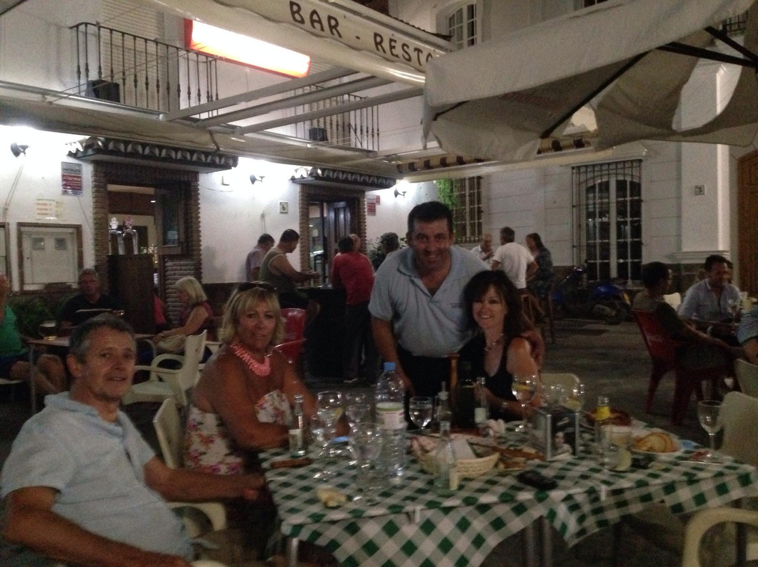 Macharaviaya餐馆和美食-Bar Restaurante Reyes