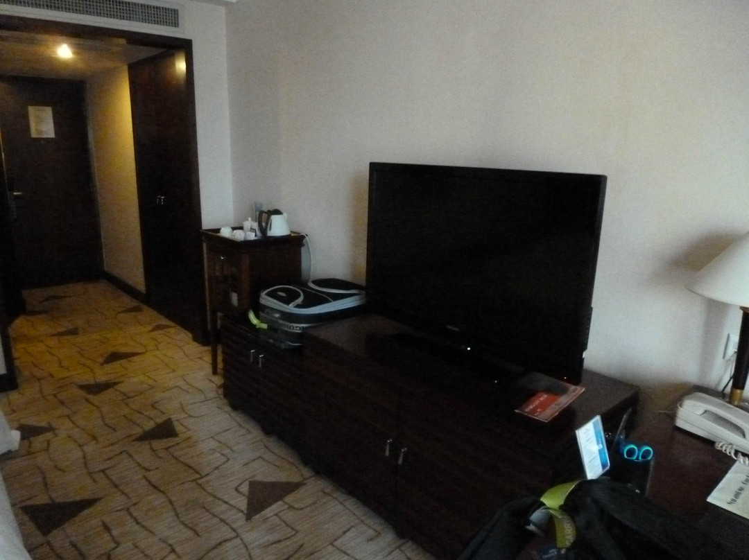 贵阳天怡豪生大酒店(黔灵山公园地铁站店）主图