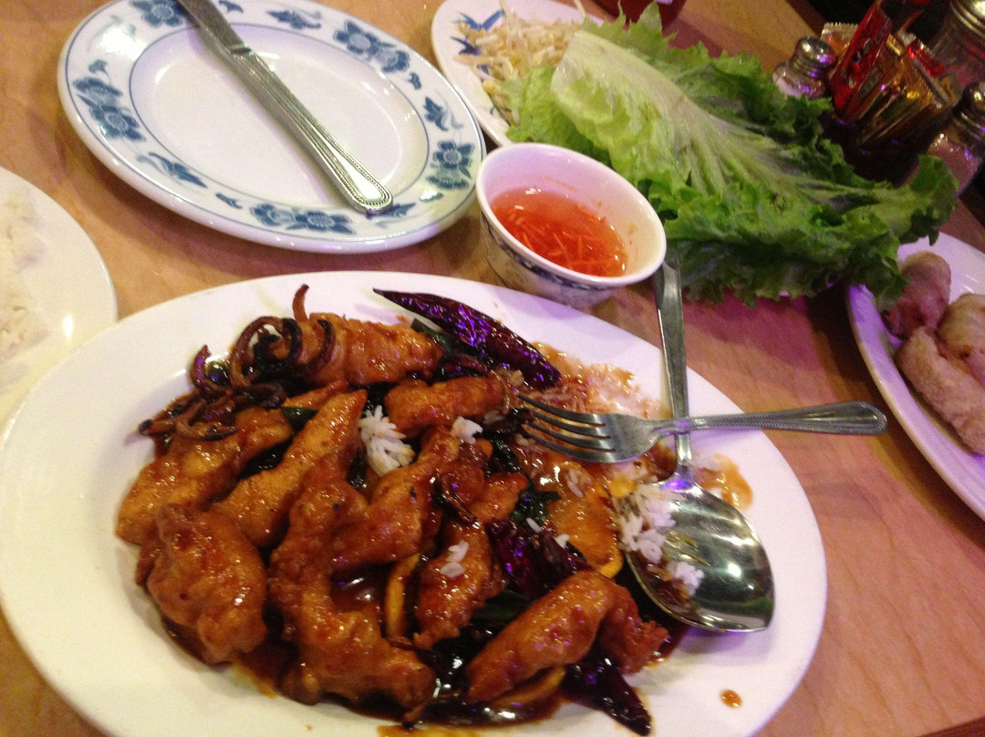 Selma餐馆和美食-A Dong