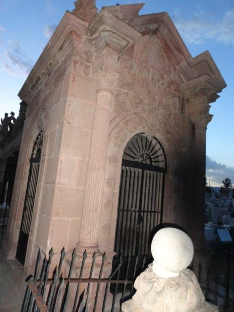 Museo de Arte Funerario Benigno Montoya景点图片