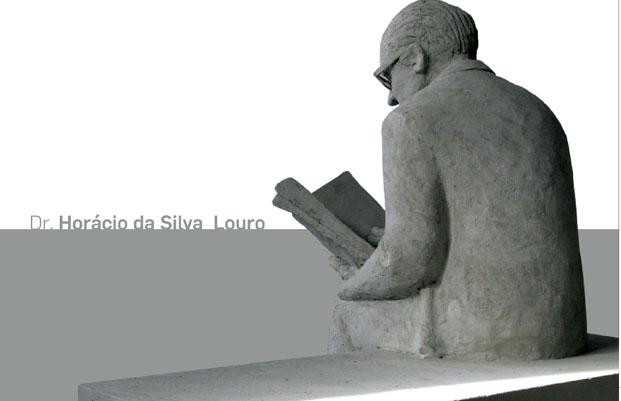 Estatua Dr. Horacio Louro-卡帕丽卡海岸必去景点