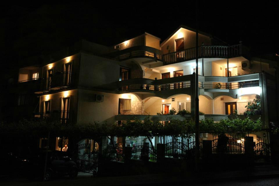 Podostrog酒店住宿-布德瓦萨基公寓酒店