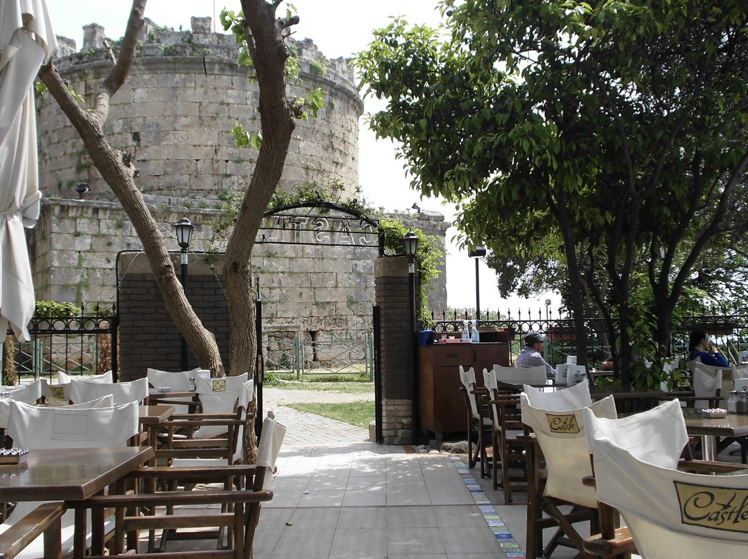Castle Cafe & Restaurant