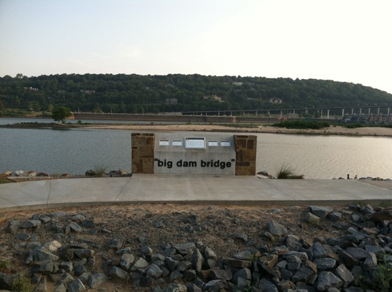 Big Dam Bridge景点图片