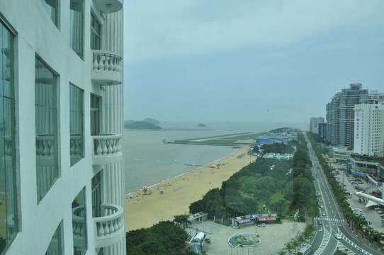 德翰大酒店主图