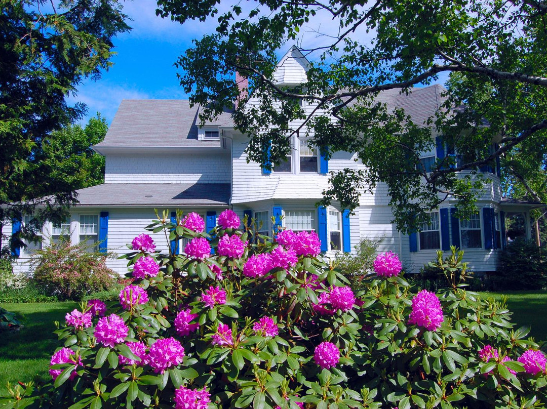 Atlantic Birches Inn