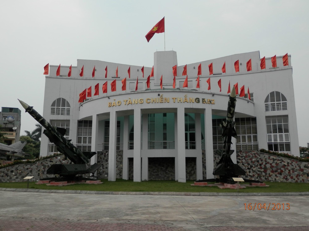 Huu Tiep Lake and the Downed B-52-Ba Dinh必去景点