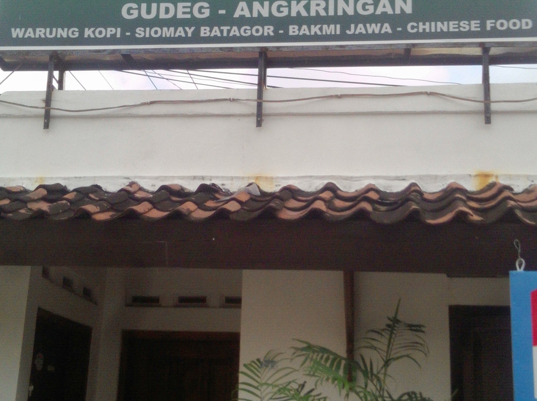 Pendopo Dahar Bu Lies