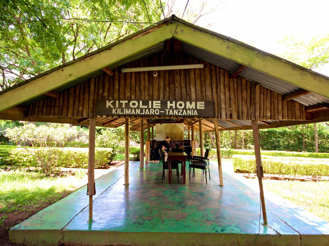 Weru Weru酒店住宿-Kitolie Home and Lodge