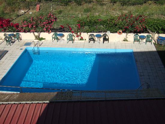 Hotel Handakas-泳池