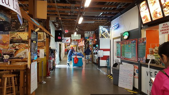 Flamingo Island Flea Market-博尼塔斯普林斯必去景点