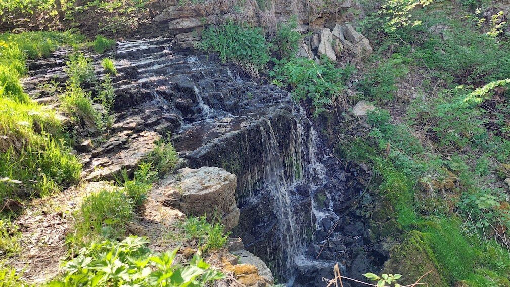 Langevoja Waterfall-Vaivara必去景点