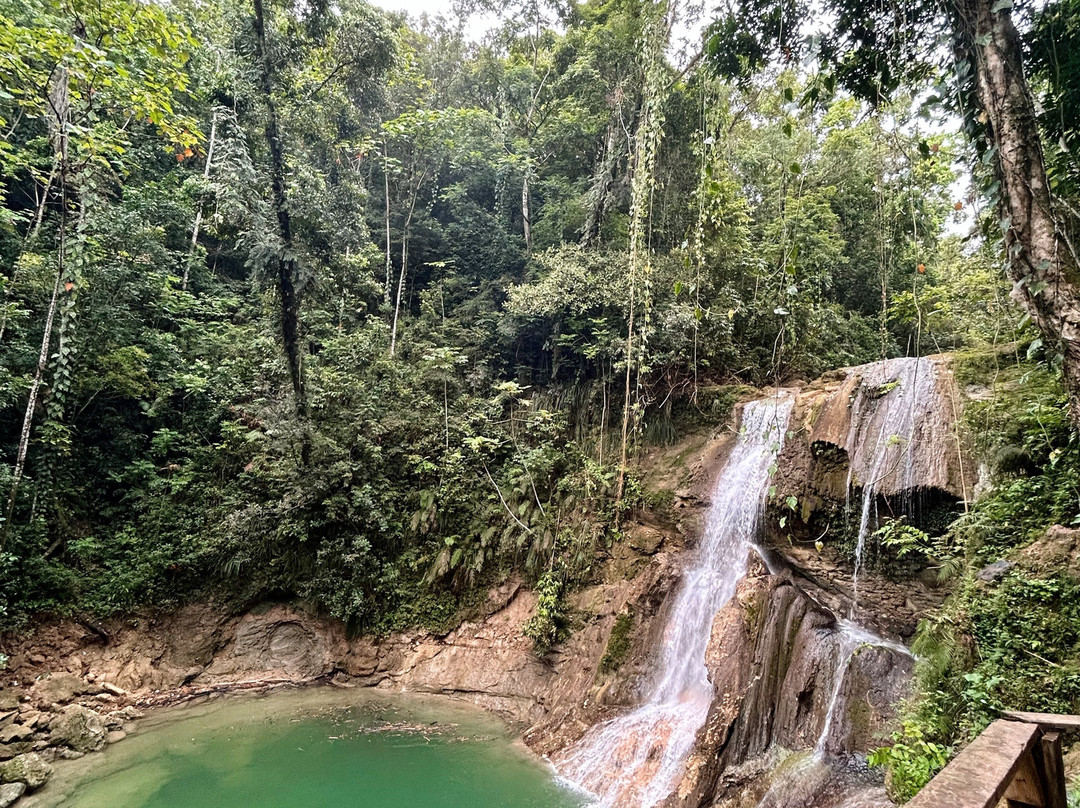 Gozalandia waterfalls景点图片
