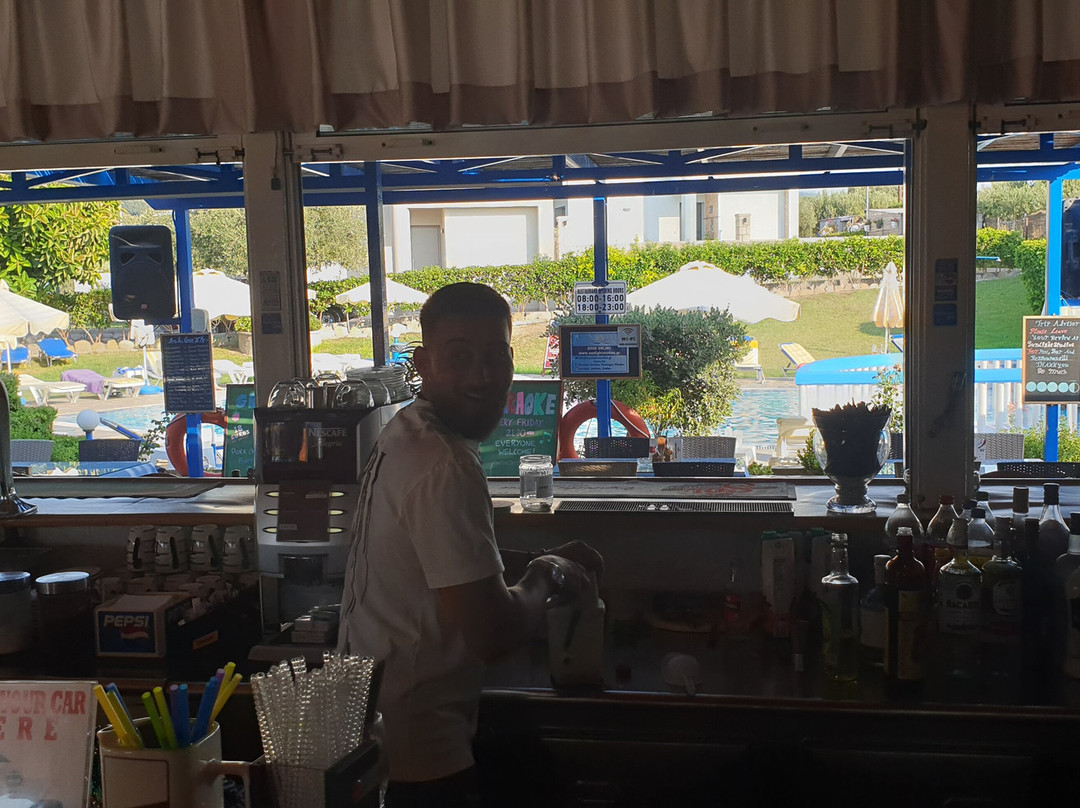 Sunlight Studios Pool Bar & Restaurant主图