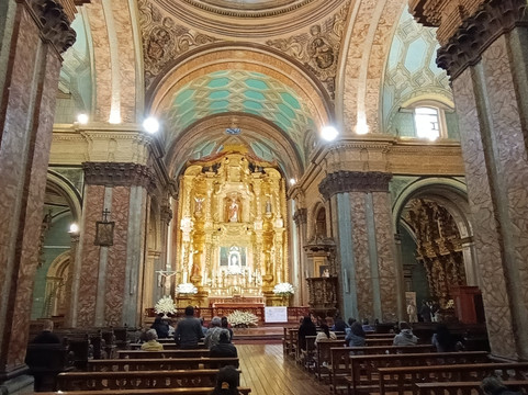 Kevsa Tours-基多必去景点