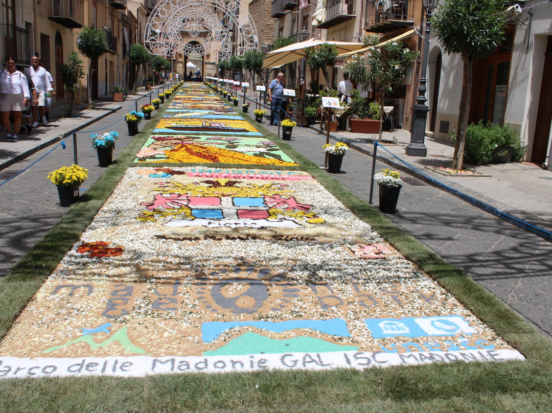 Castelbuono Paese in Provincia Di Palermo-Castelbuono必去景点