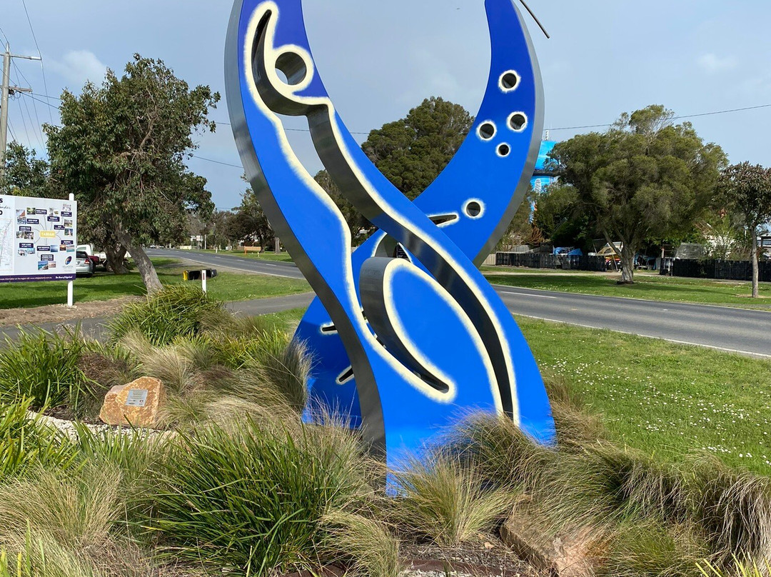 Southern Cross And Nerran Sculpture-Yarram必去景点