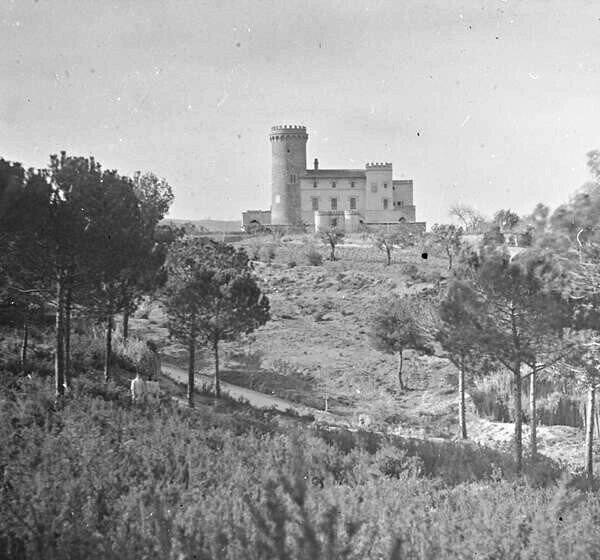 Castillo Torre Salvana-圣科洛马德塞尔韦略必去景点