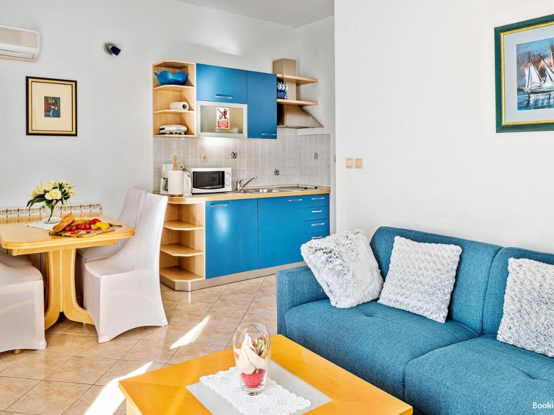 Barun Apartments主图