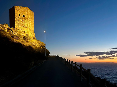 Torre de Santa Elena-La Azohia必去景点