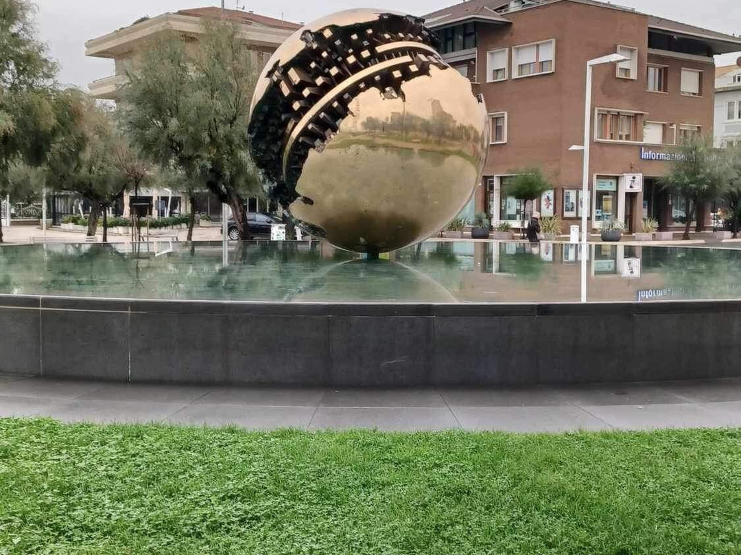 Sfera Grande di Pomodoro景点图片