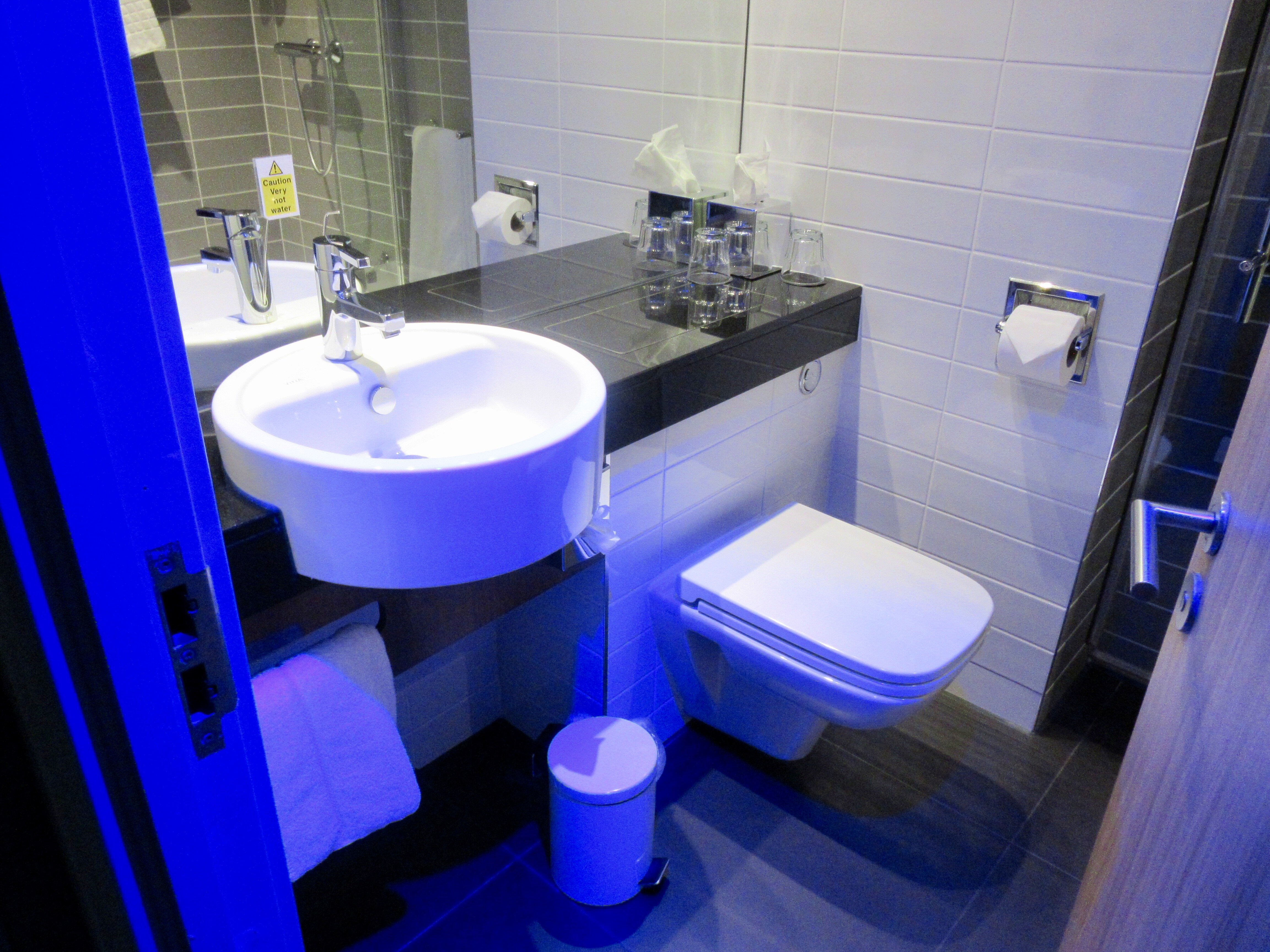 Holiday Inn Express Stockport, an IHG Hotel-浴室
