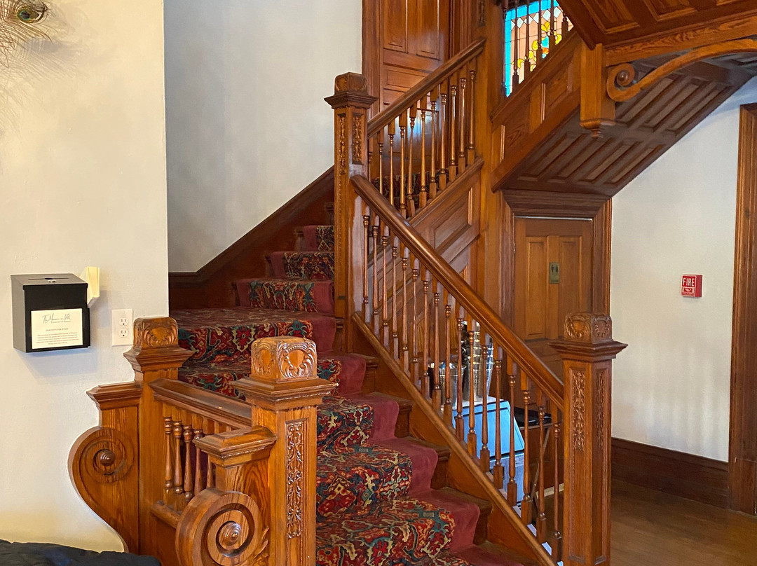 The Mansion on 17th主图